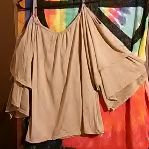 Cold Shoulder blouse with layered flowy sleeves - Picture 1 of 4